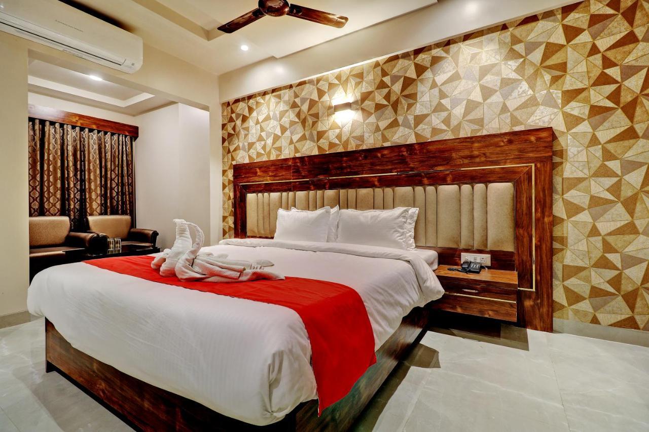 Hotel Apratim Lodging & Boarding Ulhāsnagar Εξωτερικό φωτογραφία