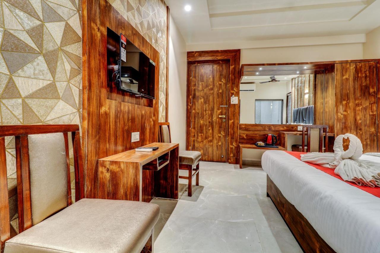 Hotel Apratim Lodging & Boarding Ulhāsnagar Εξωτερικό φωτογραφία