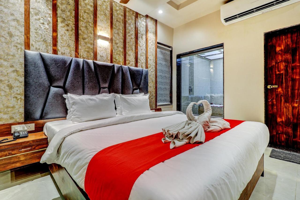 Hotel Apratim Lodging & Boarding Ulhāsnagar Εξωτερικό φωτογραφία
