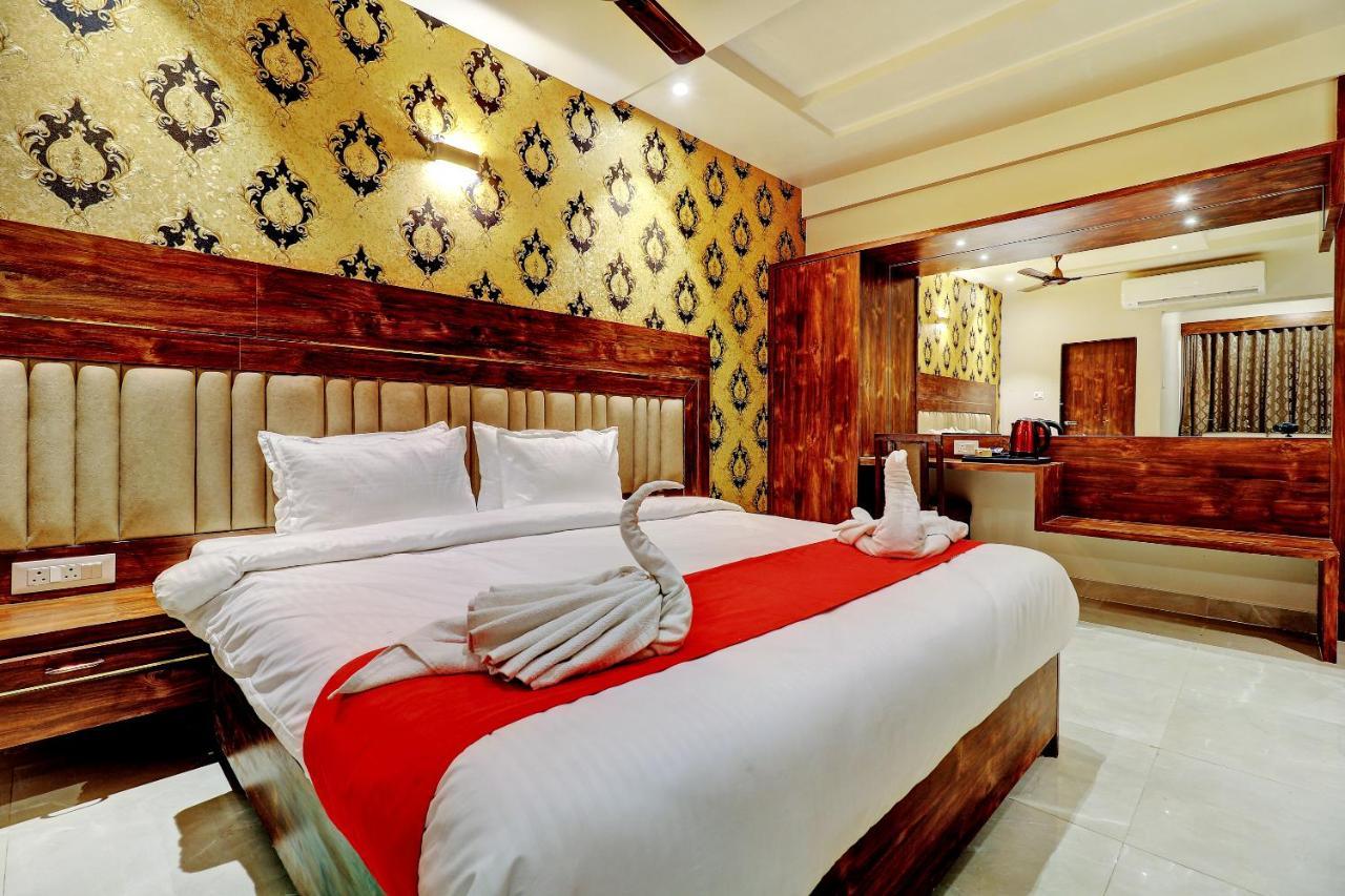 Hotel Apratim Lodging & Boarding Ulhāsnagar Εξωτερικό φωτογραφία